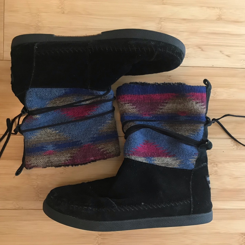 Toms Nepal black boots